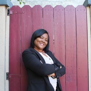 Meet your Posher, Angela